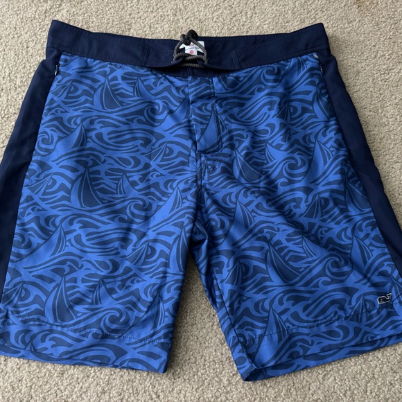 Vineyard Vines bathing suit - Picture 1 of 4